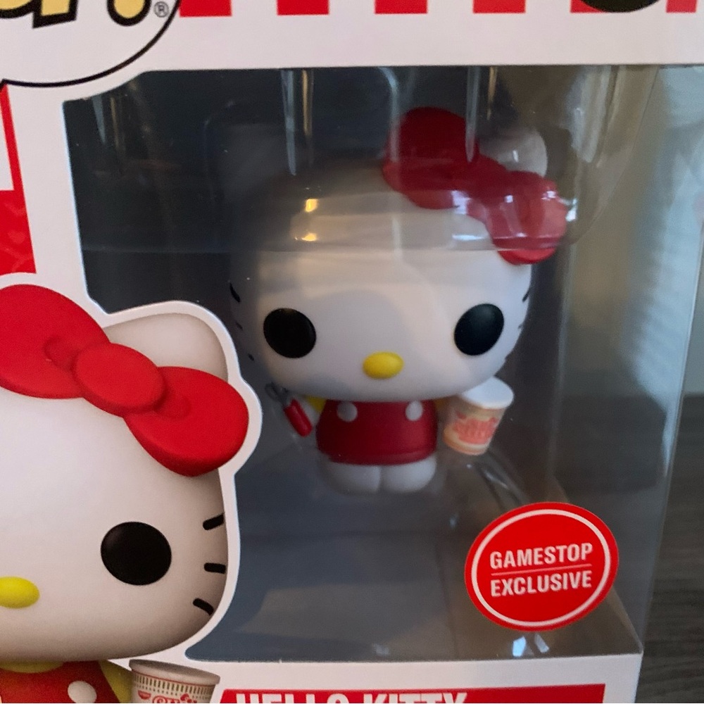 Hello Kitty Funko Pop Cup of Noodles #47 Game Stop Exclusive - Picture 2 of 12